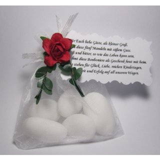 Gastgeschenke für Hochzeit Taufe Tischdeko weiß gefüllt mit Mandeln und Spruch