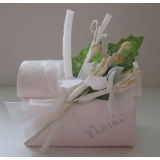 Gastgeschenke für Hochzeit Truhe Blüte Tischdeko gefüllt mit Mandeln