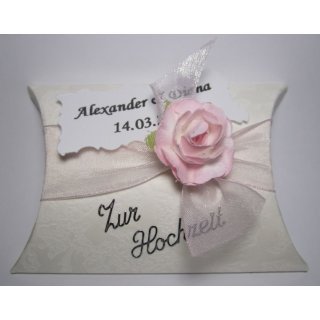 Gastgeschenke für Hochzeit Tischdeko rosa gefüllt mit Mandeln und Spruch