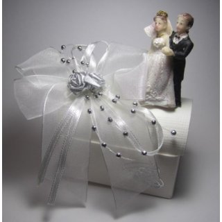 Gastgeschenke Kartonage Hochzeit Truhe Schleife weiß Tischdeko Brautpaar
