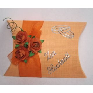 Gastgeschenke für Hochzeit Kartonage Tischdeko orange gefüllt mit Mandeln