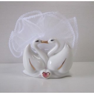 Gastgeschenke Hochzeit Schwanenpaar aus Porzellan Organzakreis weiß Mandeln
